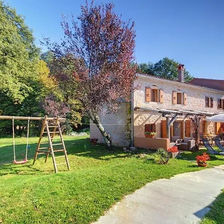 Vila Katherine With Pool And Game *