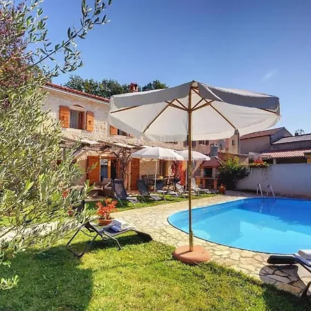 Vila Katherine With Pool And Game *